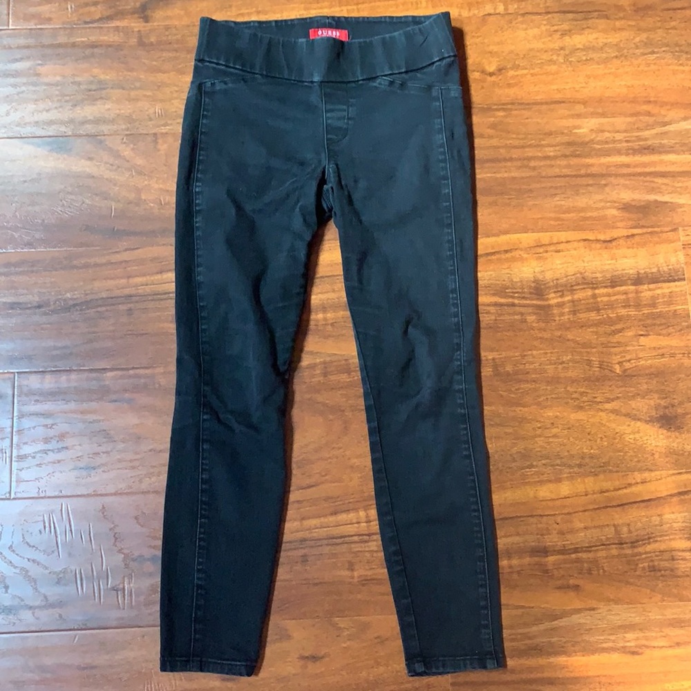 Black Guess skinny jeans